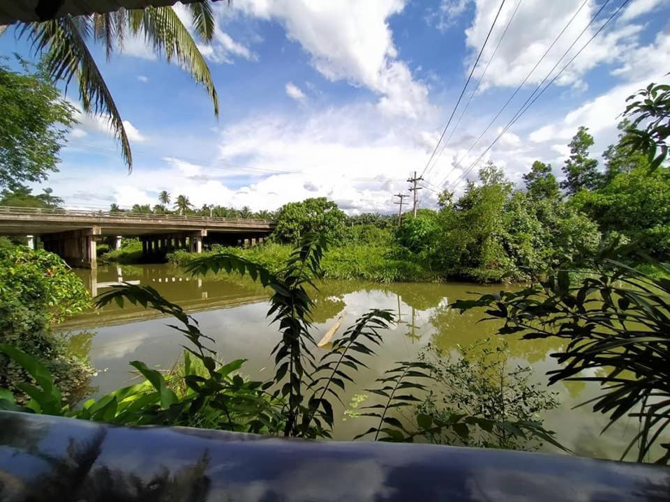 Suankafae Resort สวนกาแฟรีสอร์ท スラート・ターニー エクステリア 写真