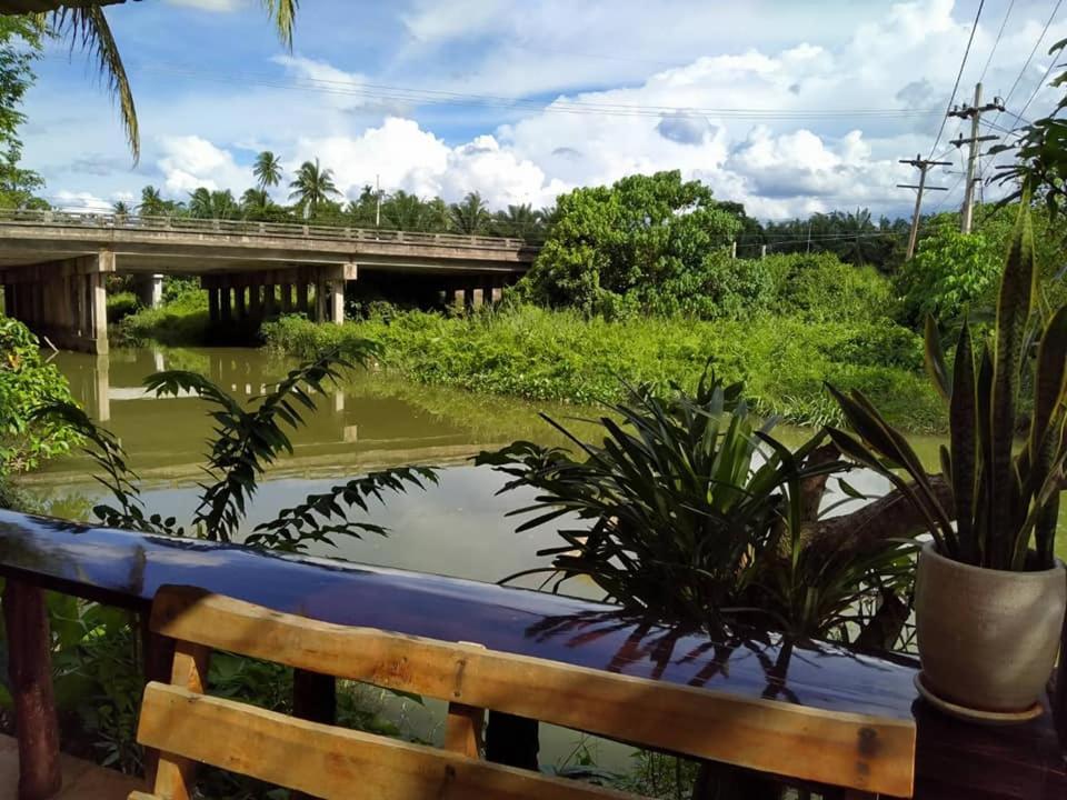 Suankafae Resort สวนกาแฟรีสอร์ท スラート・ターニー エクステリア 写真